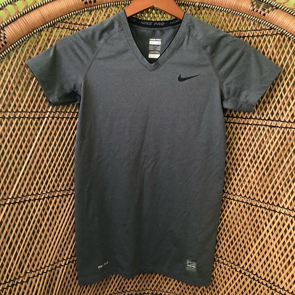 🌹2/30 Nike dry fit T-Shirt - Picture 1 of 2